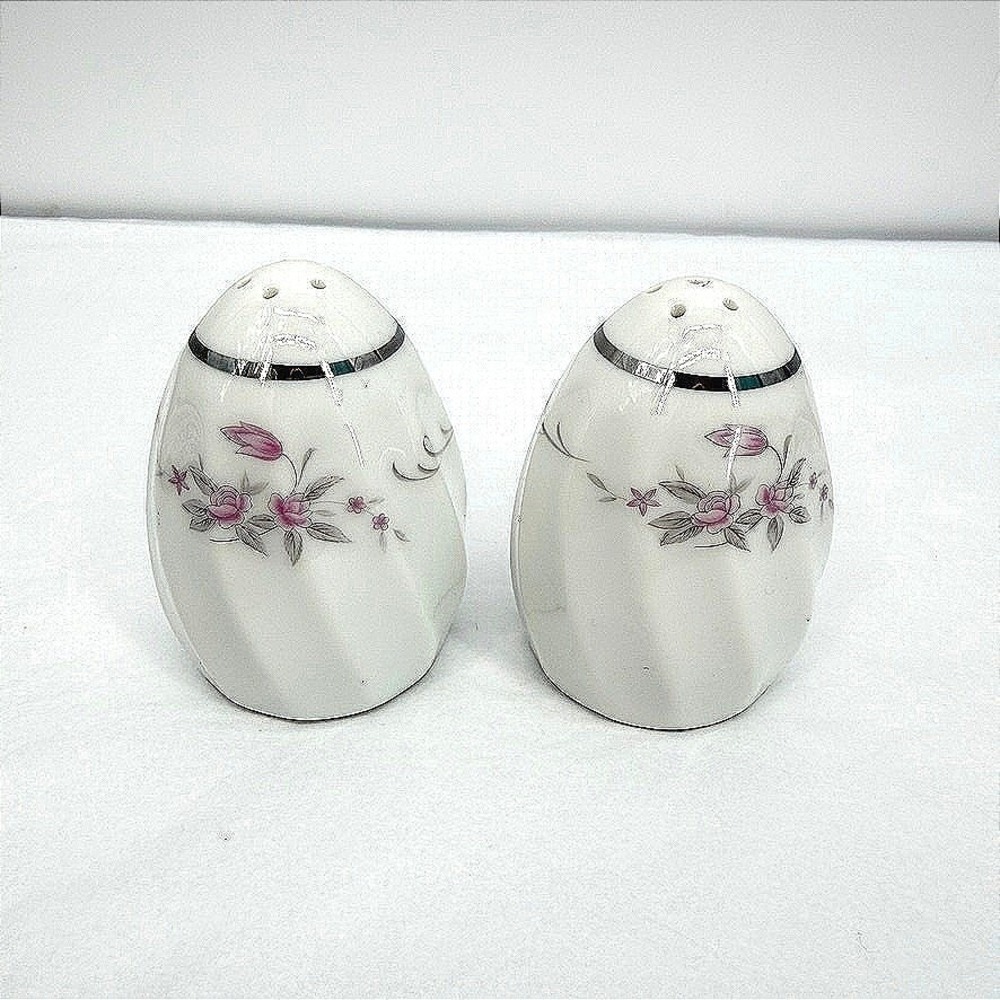 Gold Standard Porcelain China Salt and Pepper Shakers Floral Platinum Trim NOS‎